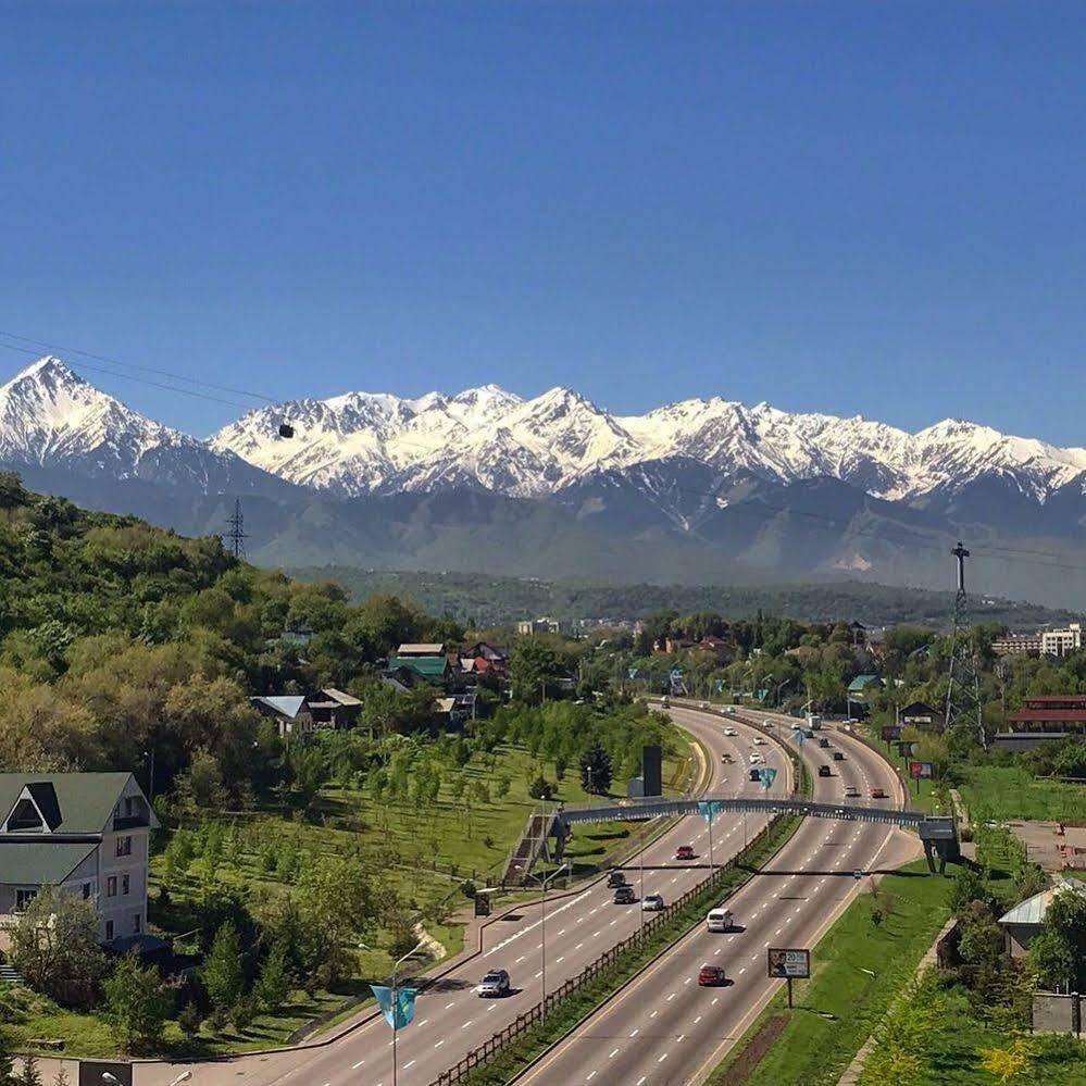 Maqan Hotel Almaty Exterior photo